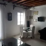 度假居 Mykonos Beachfront House With Sunset & Delos View 圣斯特凡诺斯