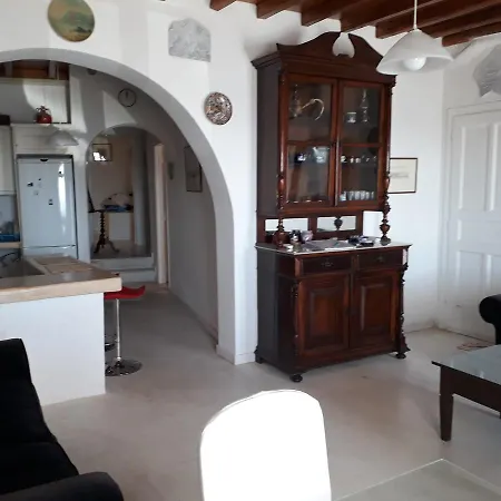 Mykonos Beachfront House With Sunset & Delos View Дом отдыха Агиос-Стефанос